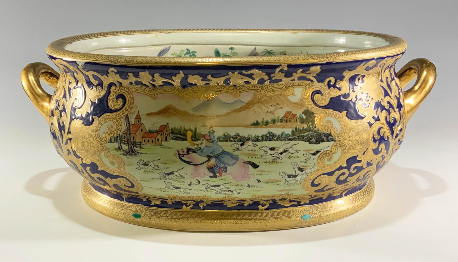 Chinese Export Style Porcelain Center Bowl (1 of 15)