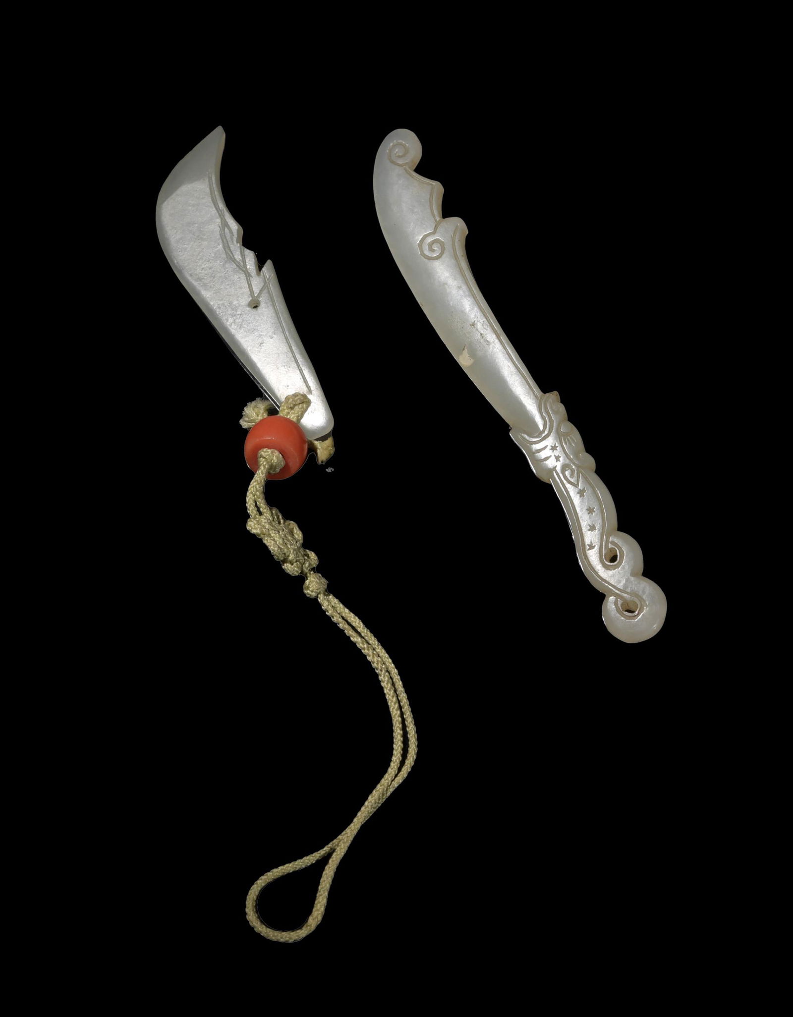 2 Chinese Knife-Shaped Jade Toggles, 19th Century (1 of 5)