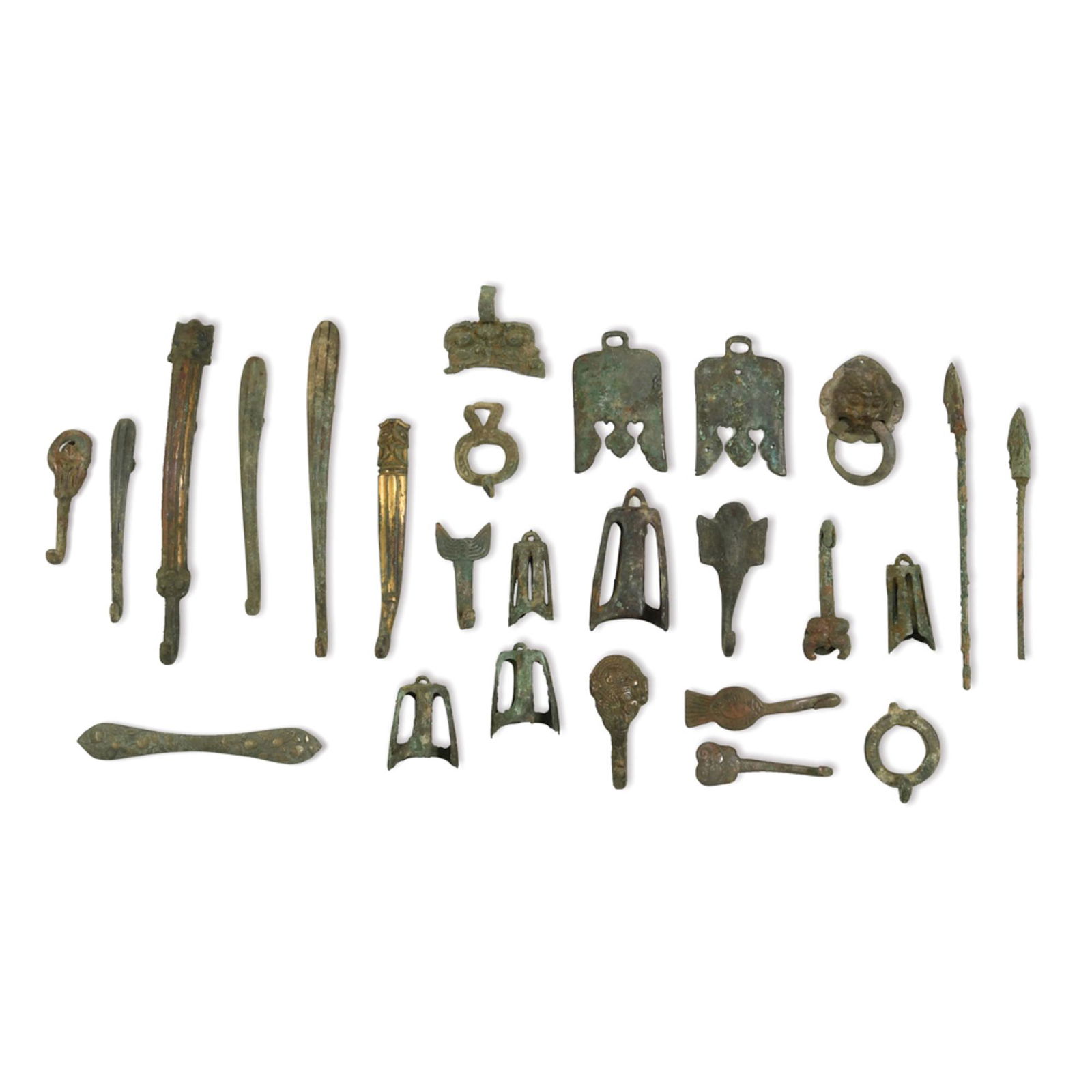 A large group of 26 Chinese bronze items dating from the Warring States period or Han dynasty. (1 of 8)