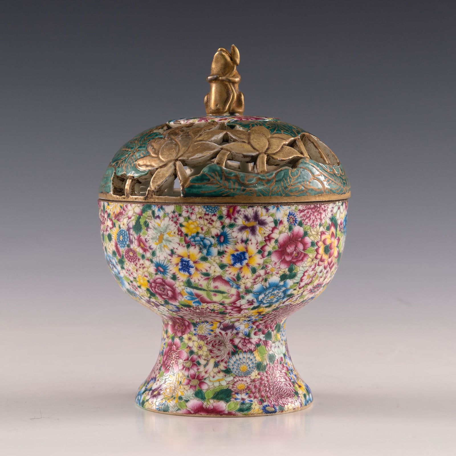 A Chinese millefleur porcelain censer with frog finial and a four character mark, dating to the (1 of 6)