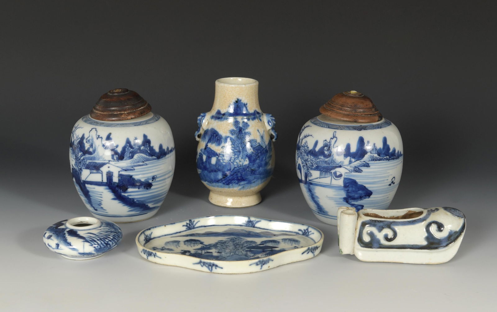 Group of 6 Chinese Blue and White Porcelains, 19th Century (1 of 16)