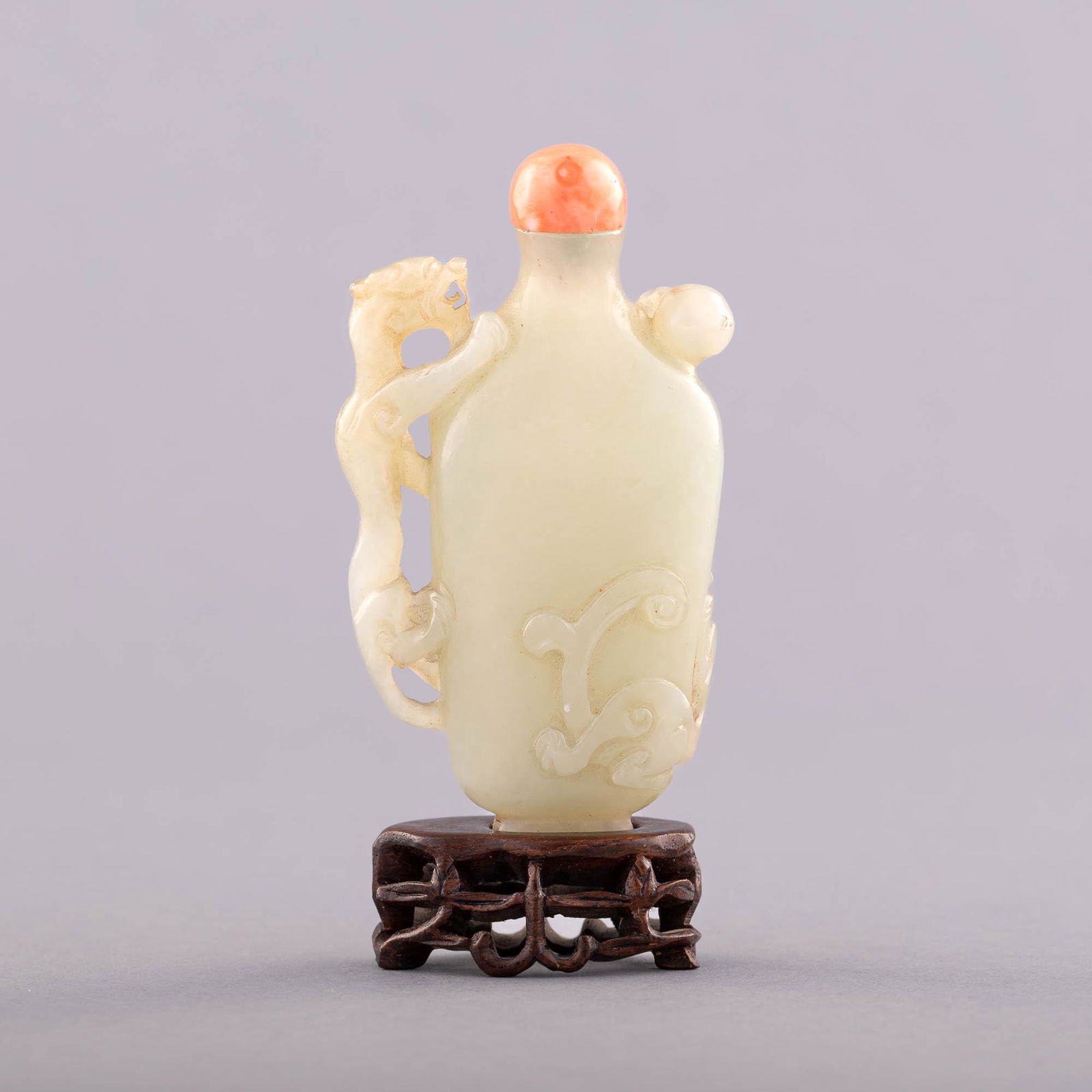 A Chinese jade snuff bottle, 19th century (1 of 6)