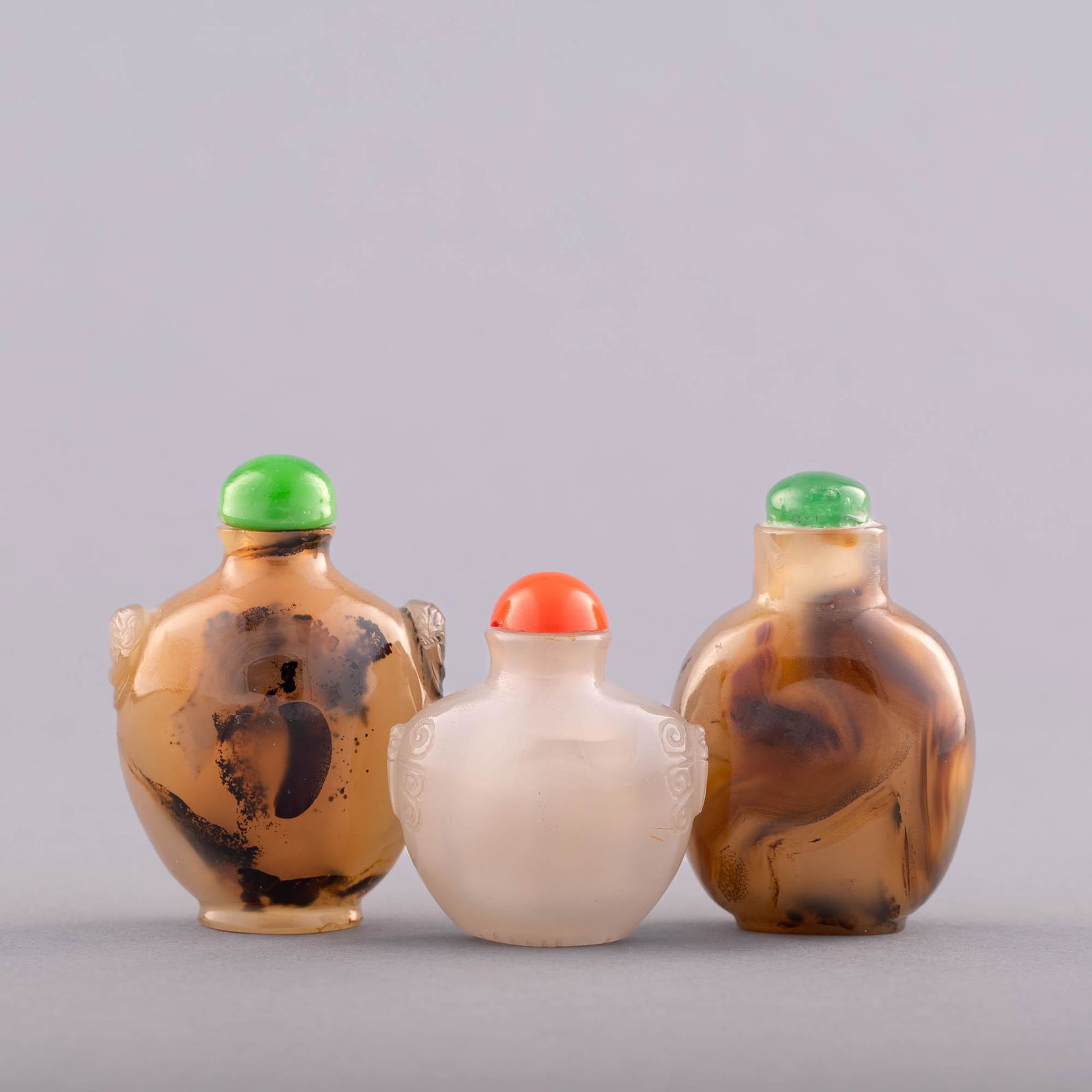 Three Chinese agate snuff bottles, 18th/19th century (1 of 8)