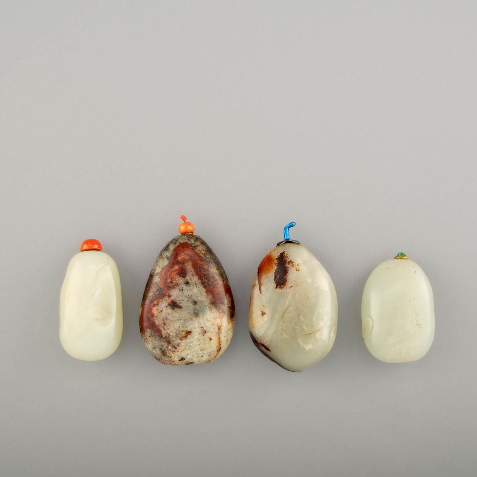 Four Chinese carved jade snuff bottles, 19th century (1 of 6)