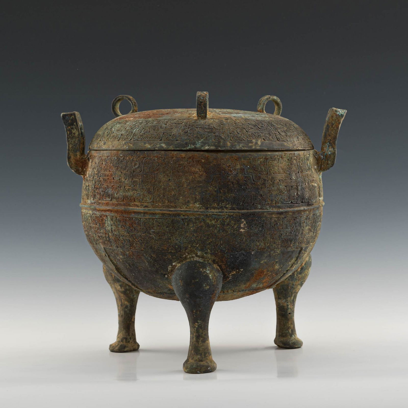 A Chinese tripod bronze Ding, Spring Autumn or Warring States period (1 of 10)