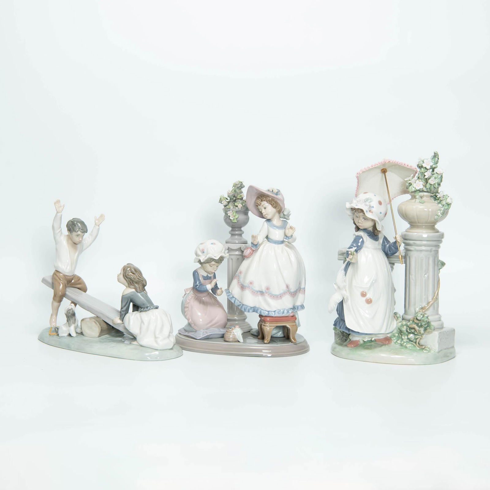 Three boxed Lladro porcelain figures, 20th century (1 of 4)