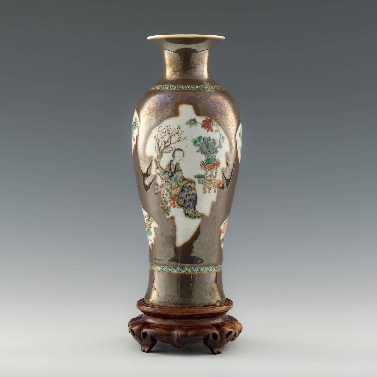 A Chinese brown-glazed wucai vase, 19th century (1 of 8)