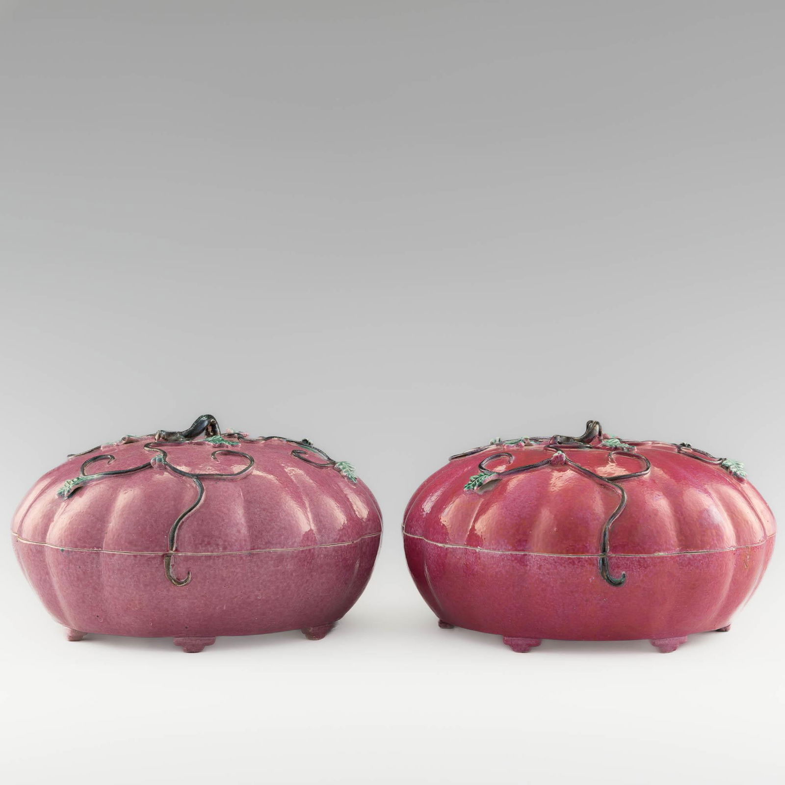 Two Chinese famille rose porcelain boxes, late 19th century (1 of 12)
