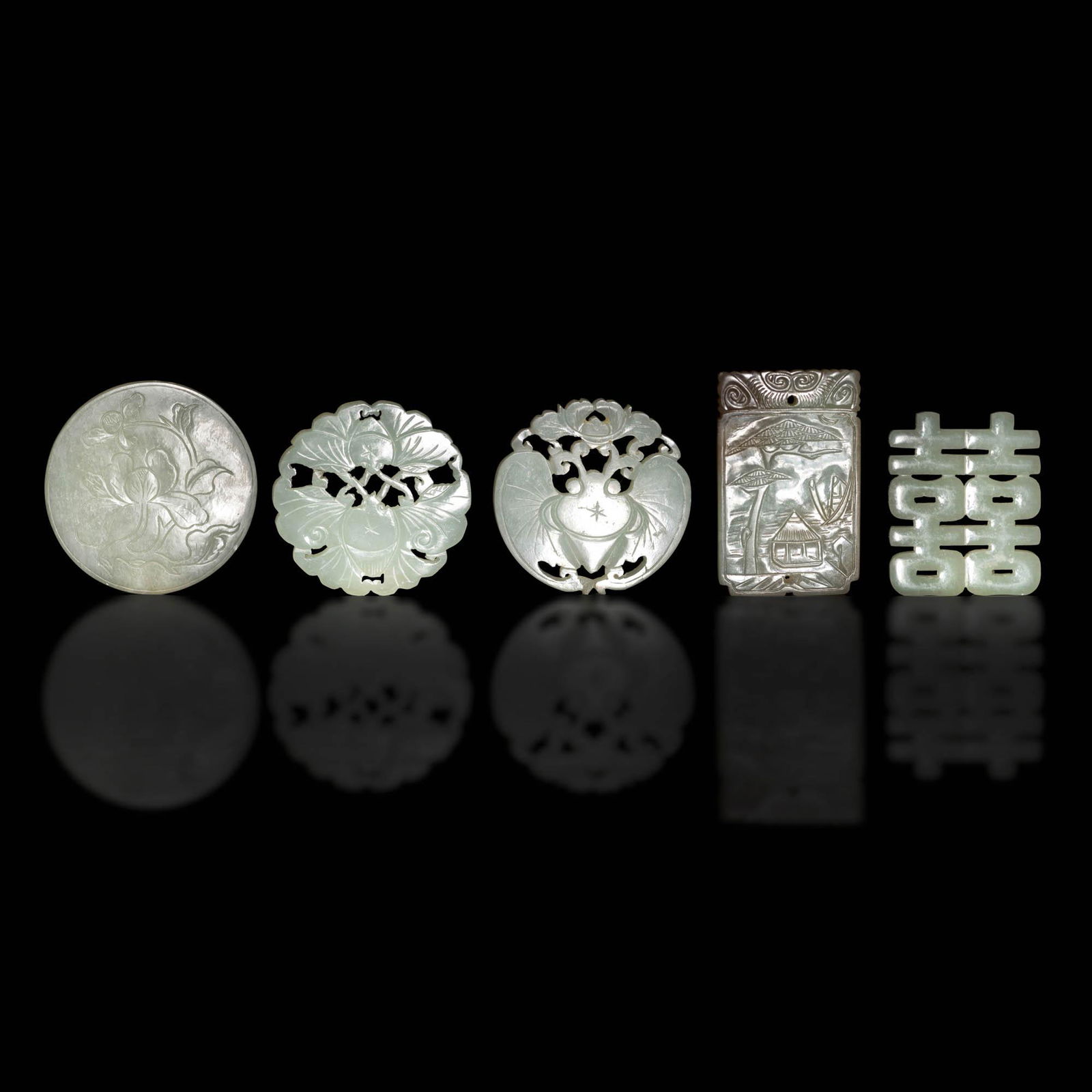 Five assorted Chinese jade pendants, 19th century (1 of 7)