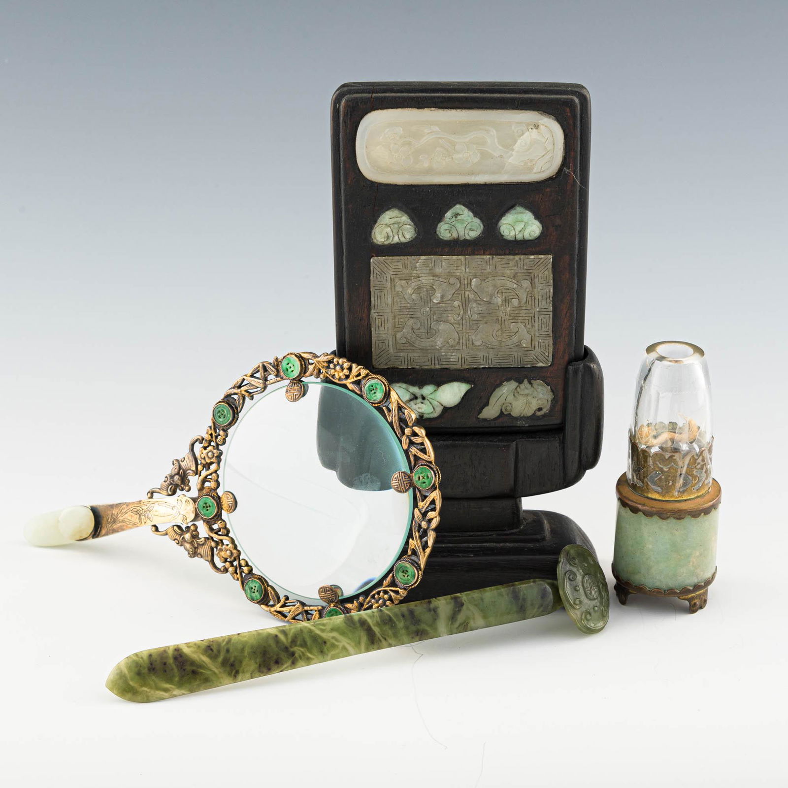 A group of four Chinese jade and jadeite pieces, 19th century (1 of 8)