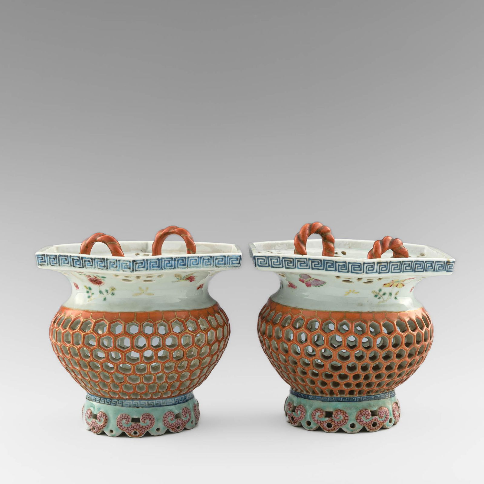 A pair of Chinese famille rose baskets, early 19th century (1 of 10)