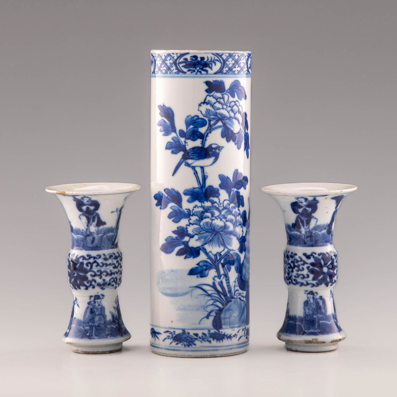 Three Chinese blue and white vases, late 19th century (1 of 14)