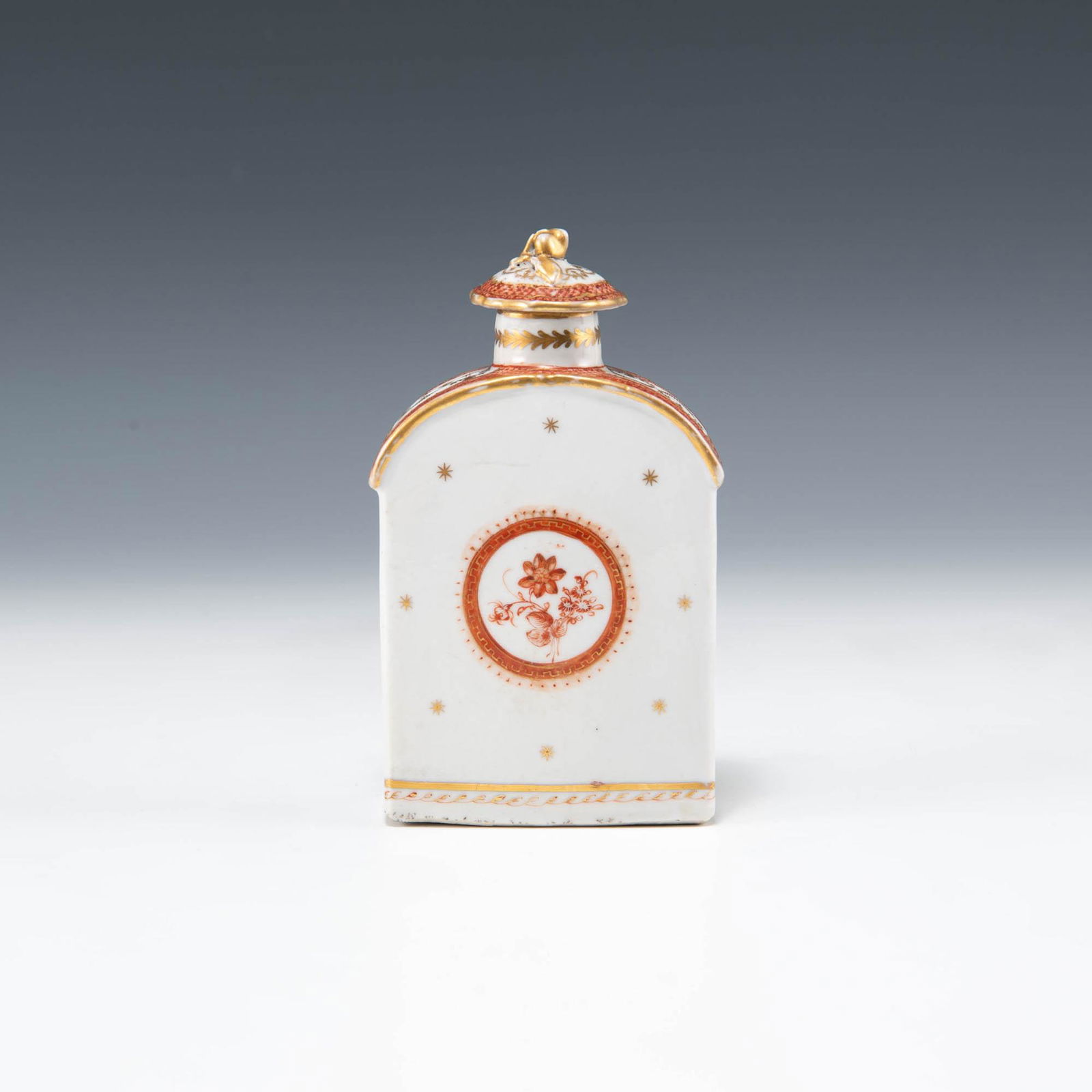 A Chinese export famille rose tea canister, 18th century (1 of 8)