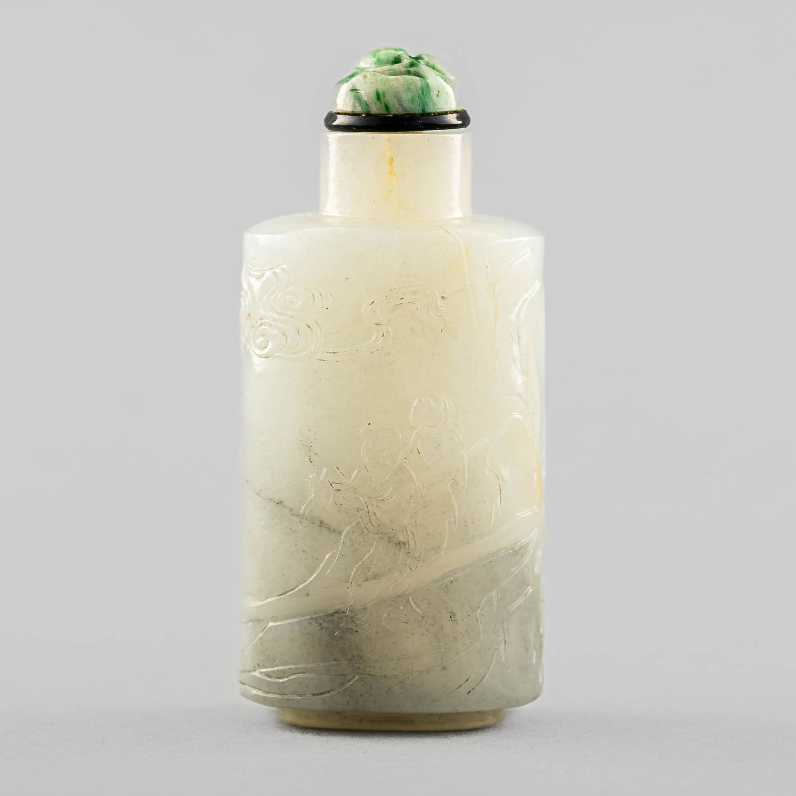 A Chinese carved jade snuff bottle, 19th century (1 of 9)