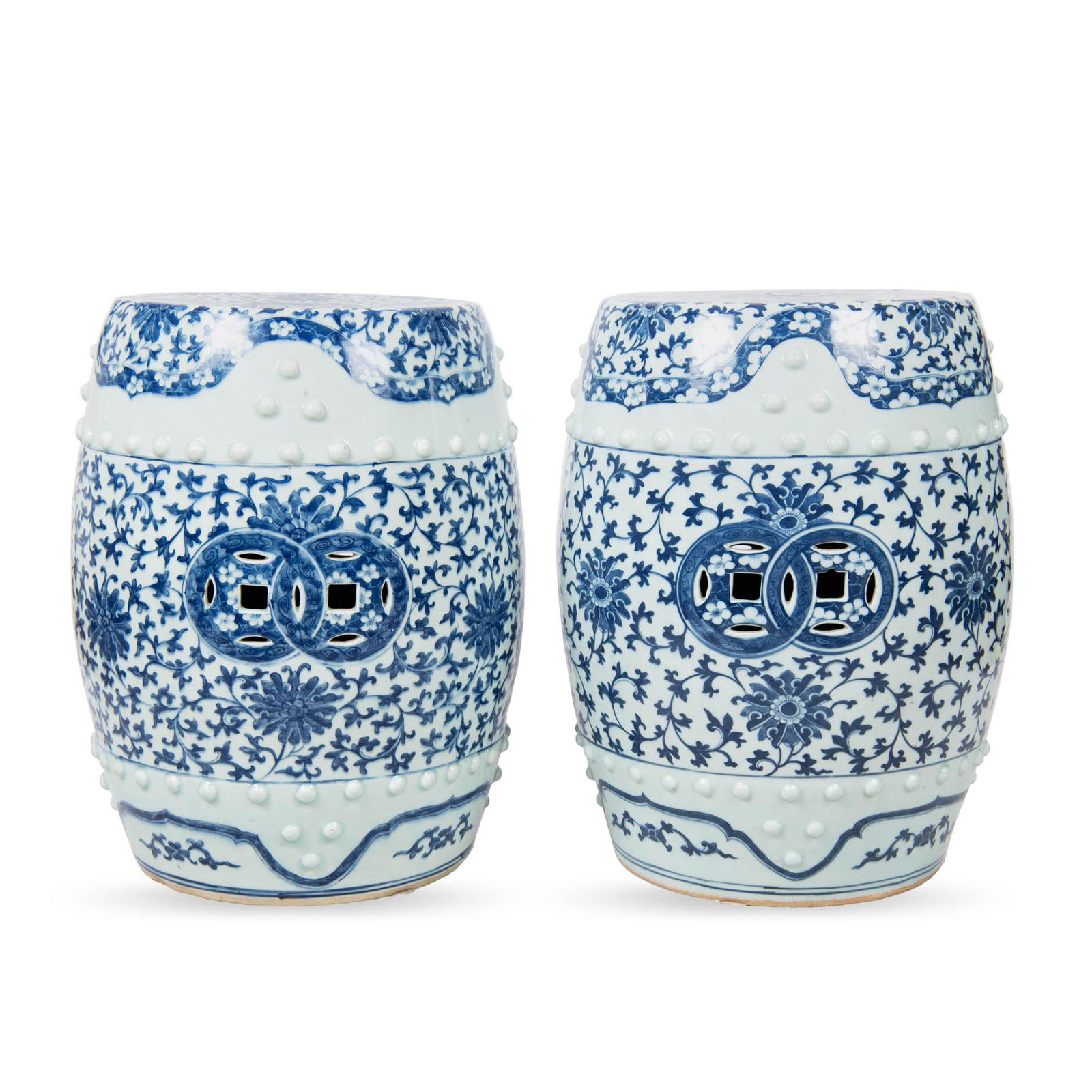 A pair of Chinese blue and white garden stools with flowers, early 19th century (1 of 8)