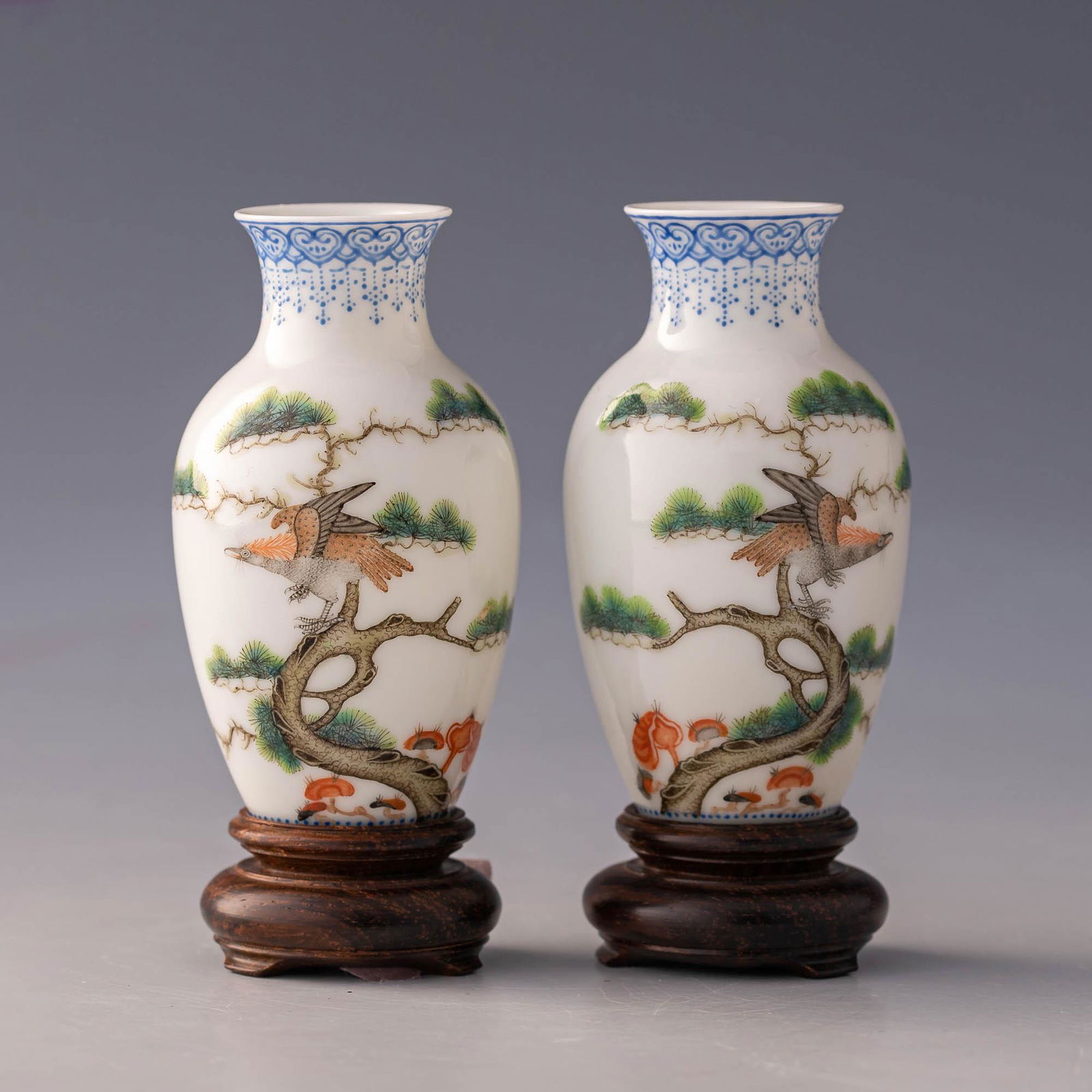 A pair of Chinese falangcai miniature vases, Republic period (1 of 15)