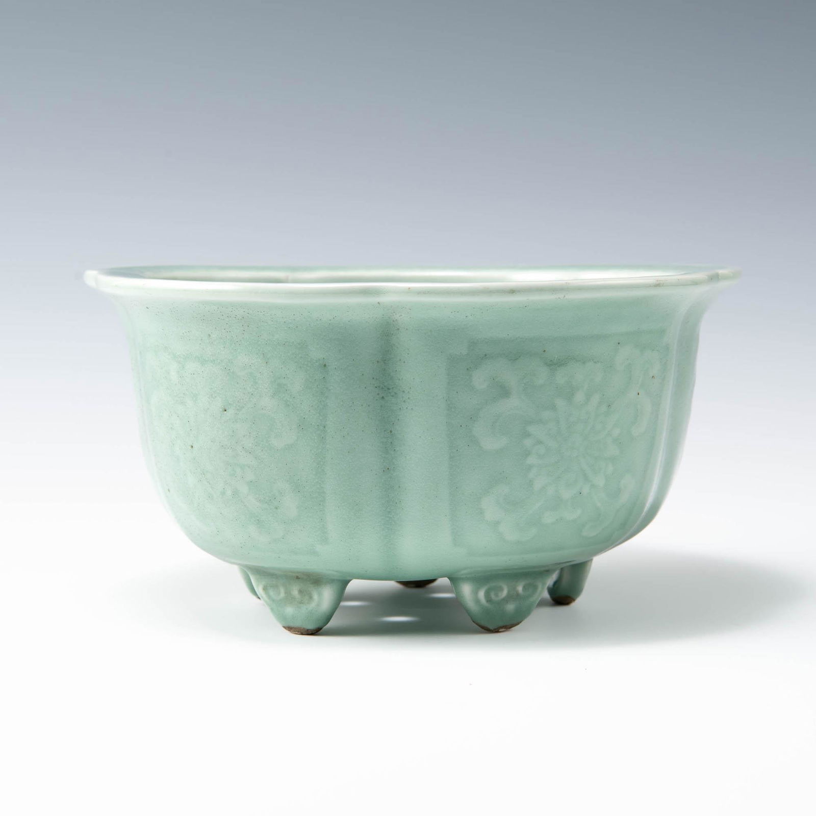 A Chinese celadon jardiniere, 19th century (1 of 6)