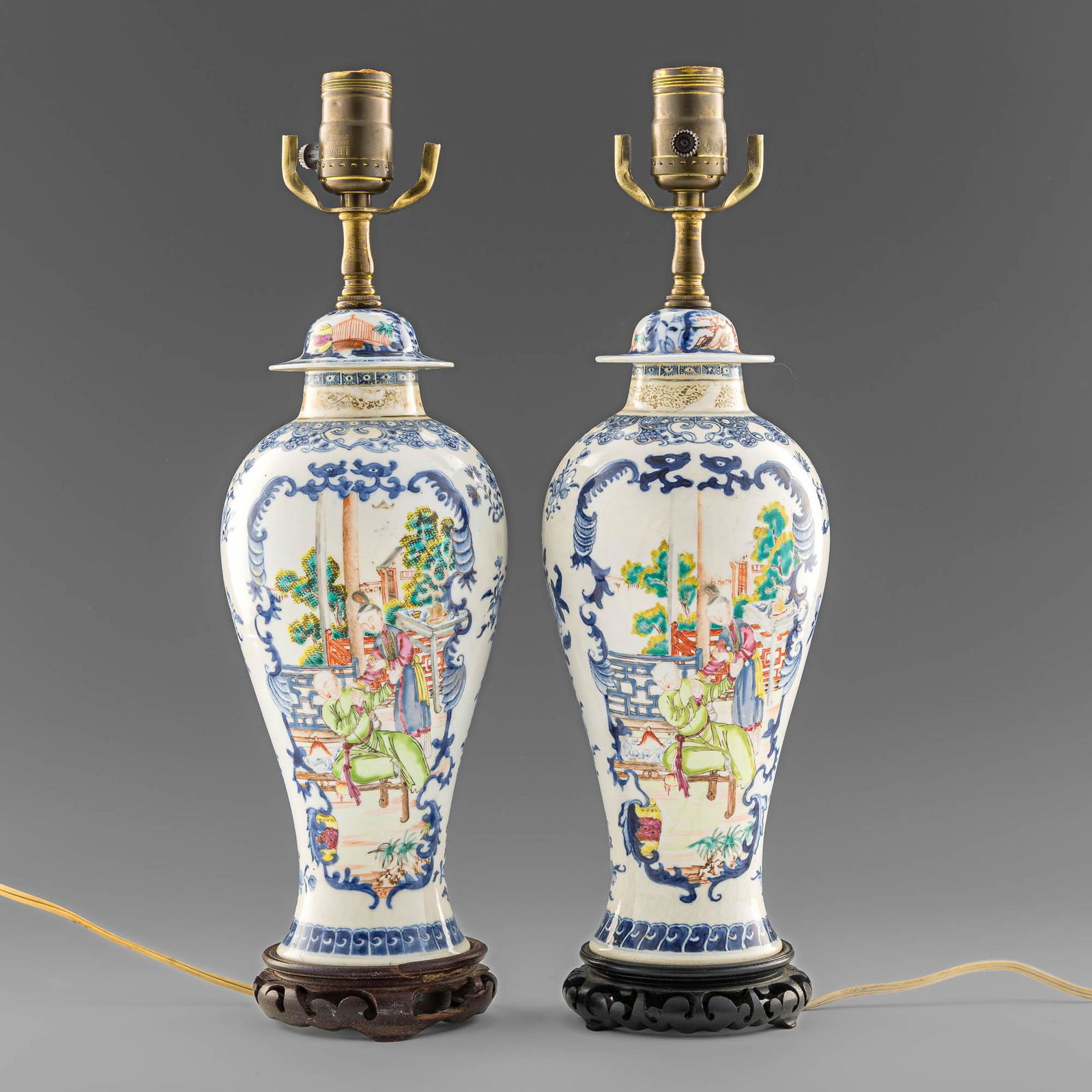 A pair of Chinese export blue and white jar lamps, 18th century (1 of 10)