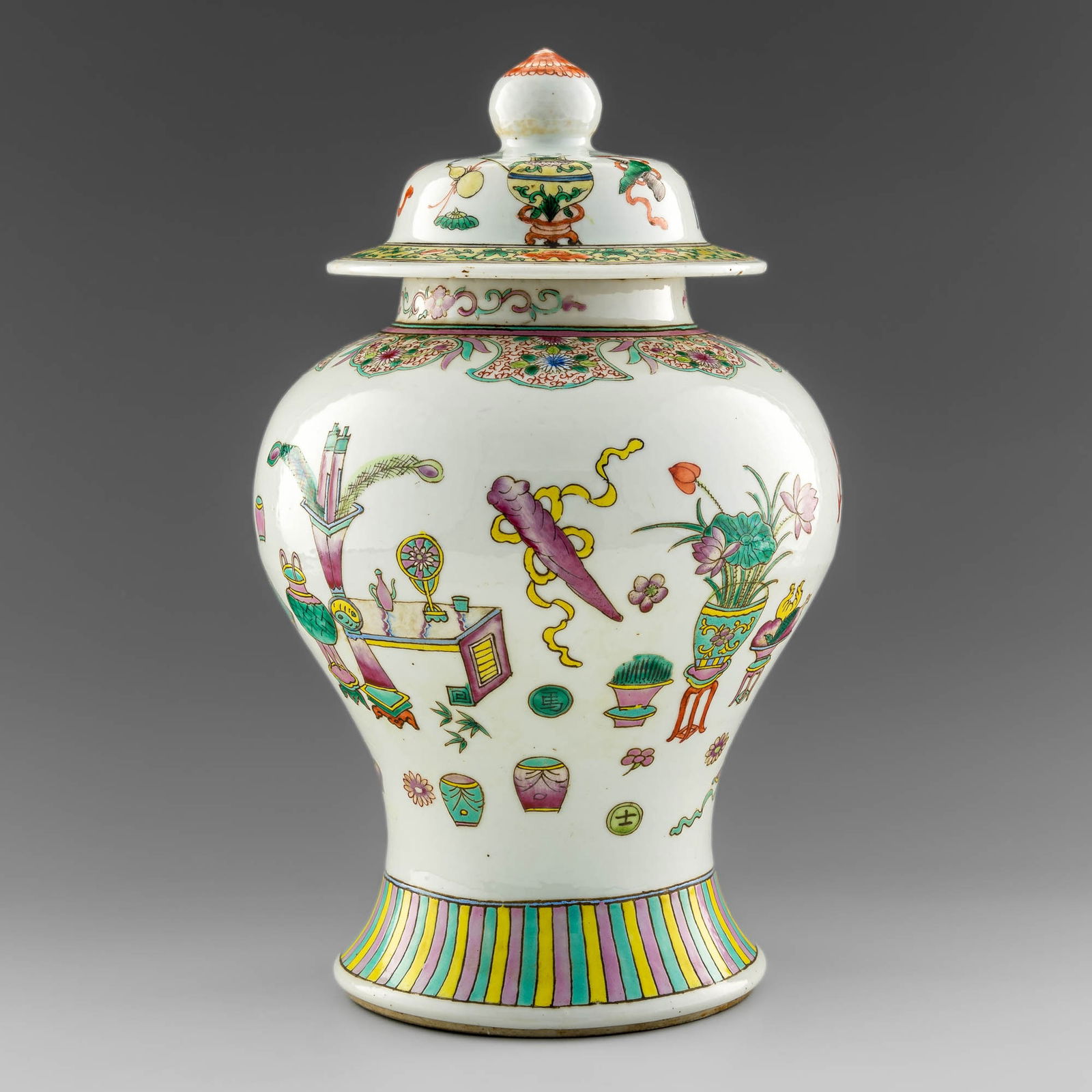 A Chinese famille rose 'hundred antiques' lidded jar, late 19th century (1 of 12)