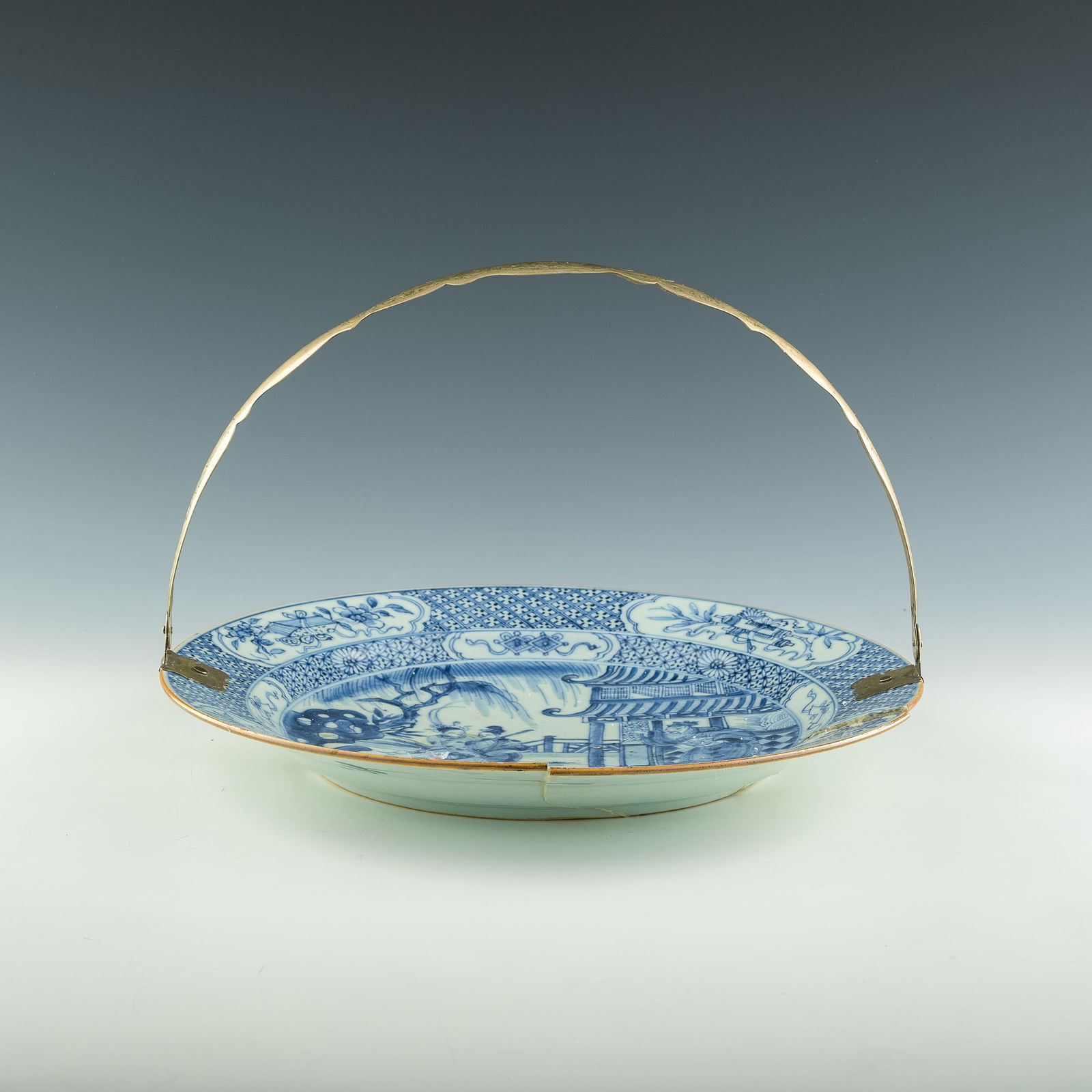 A Chinese blue and white 'figural' plate with silver handle, 18th century (1 of 6)