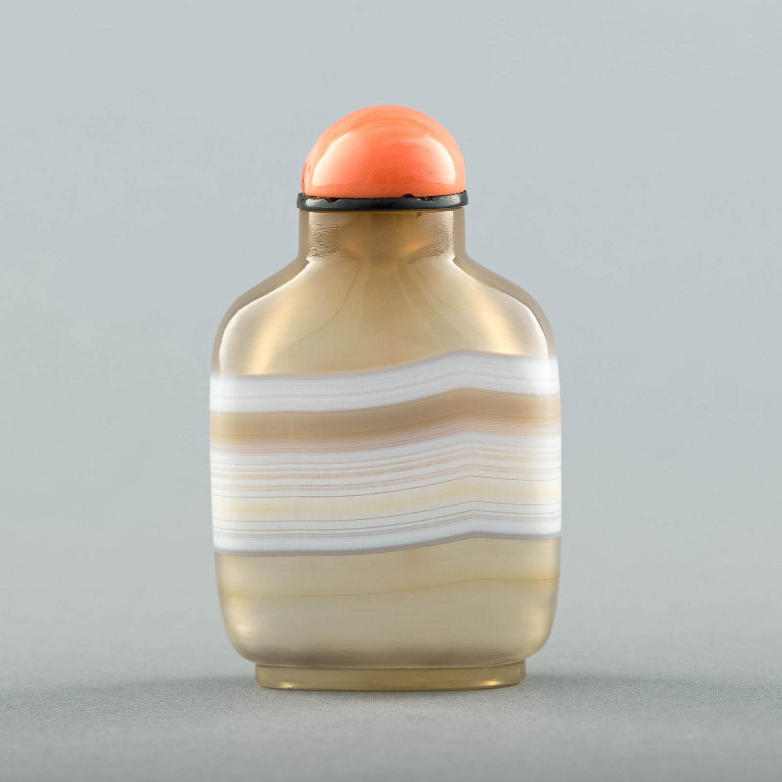 A Chinese carved banded-agate snuff bottle, 18th century (1 of 8)