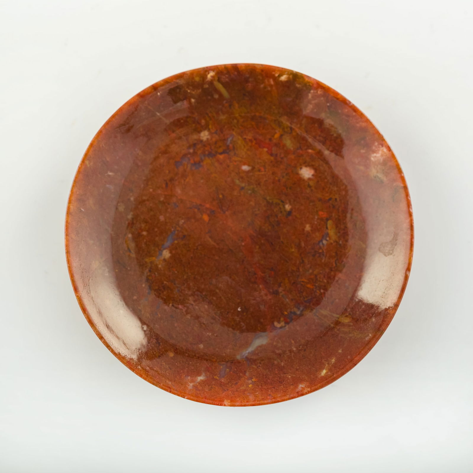 A Chinese carved agate snuff dish, 18th/19th century (1 of 5)