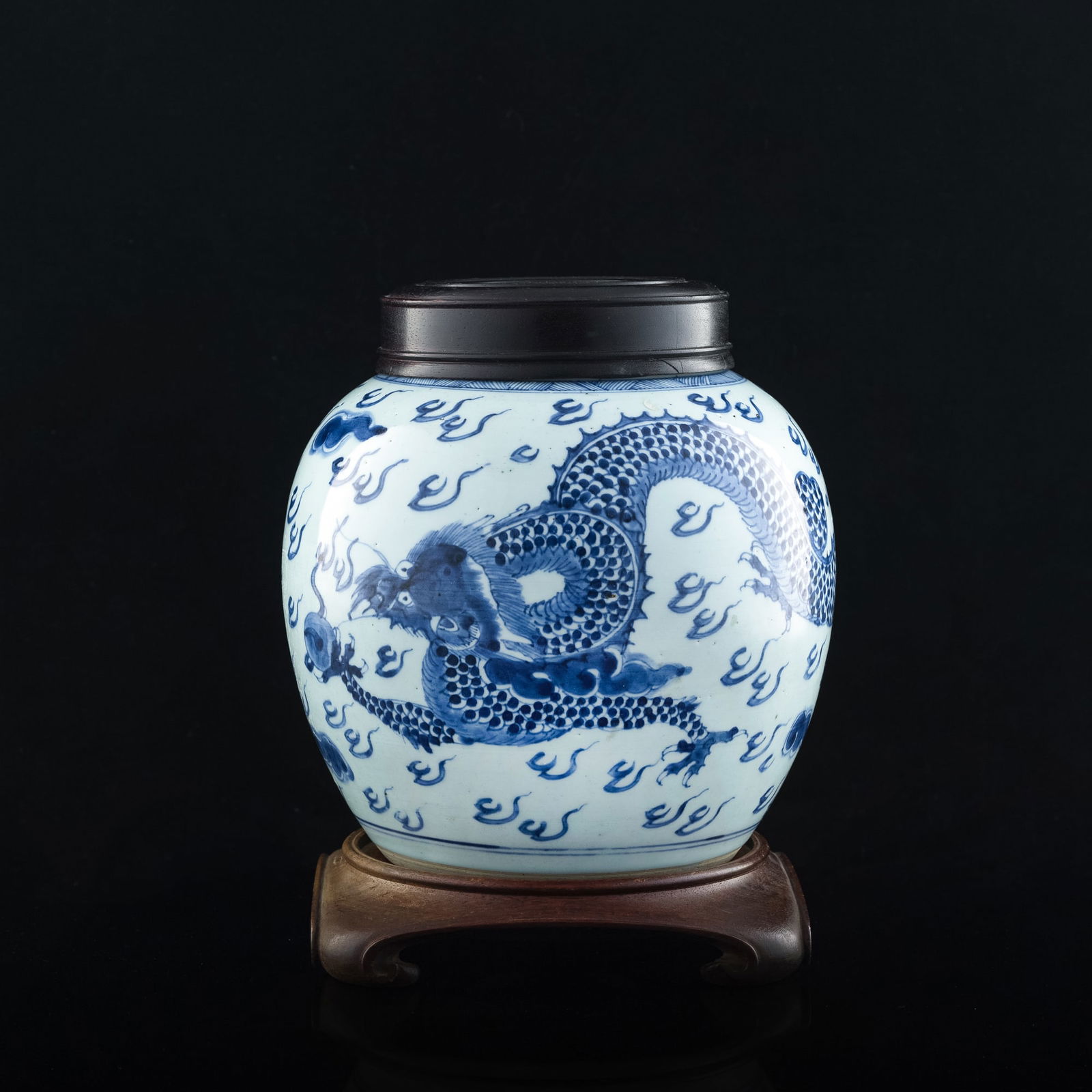 A Chinese blue and white 'dragon' lidded jar, 18th century (1 of 9)