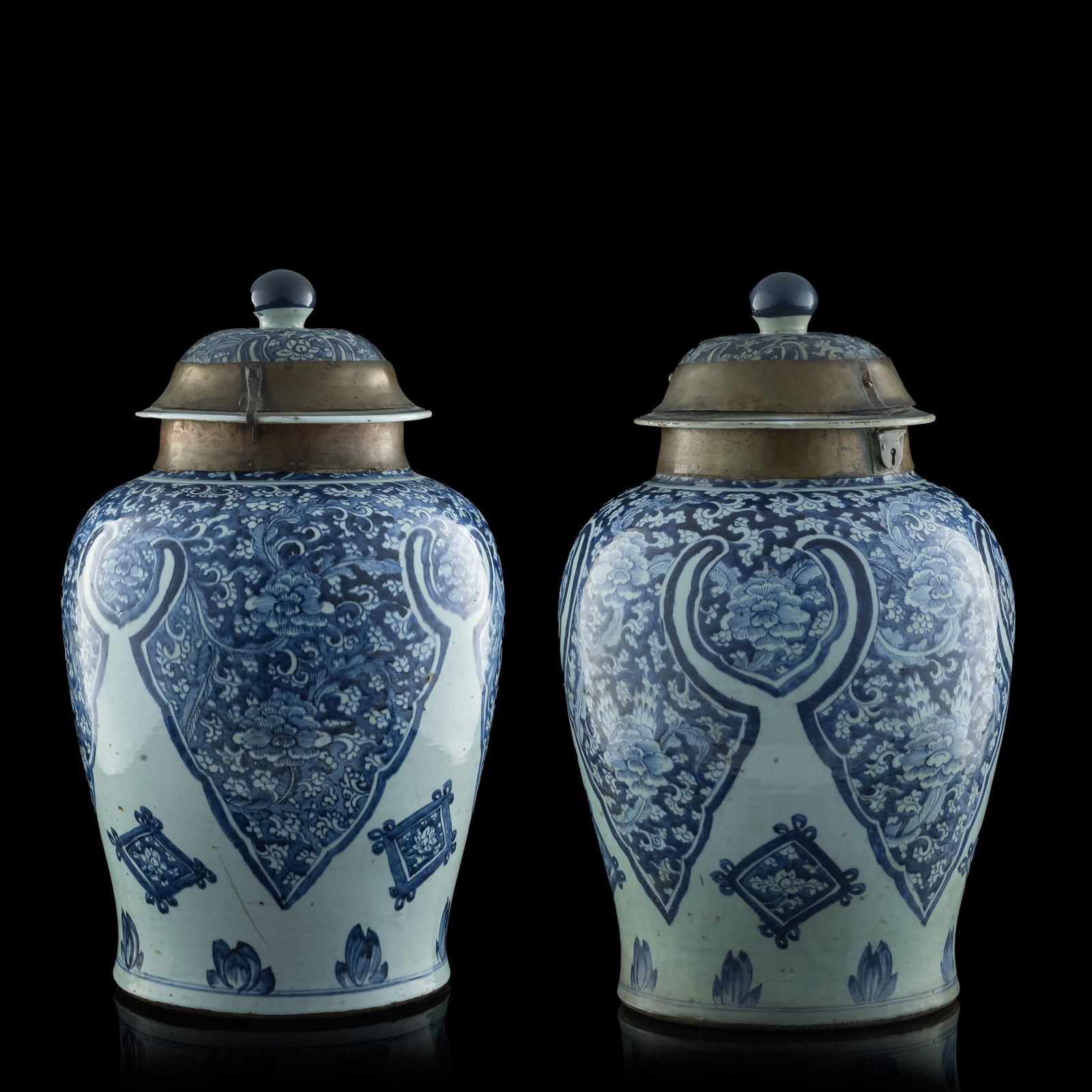 A pair of large Chinese blue and white 'floral' jars, Kangxi period, Qing dynasty (1 of 18)