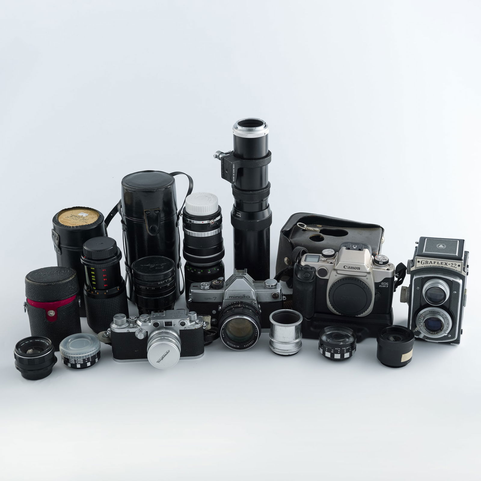 A Leica IIIc camera and other items, around 1949/1950 (1 of 10)