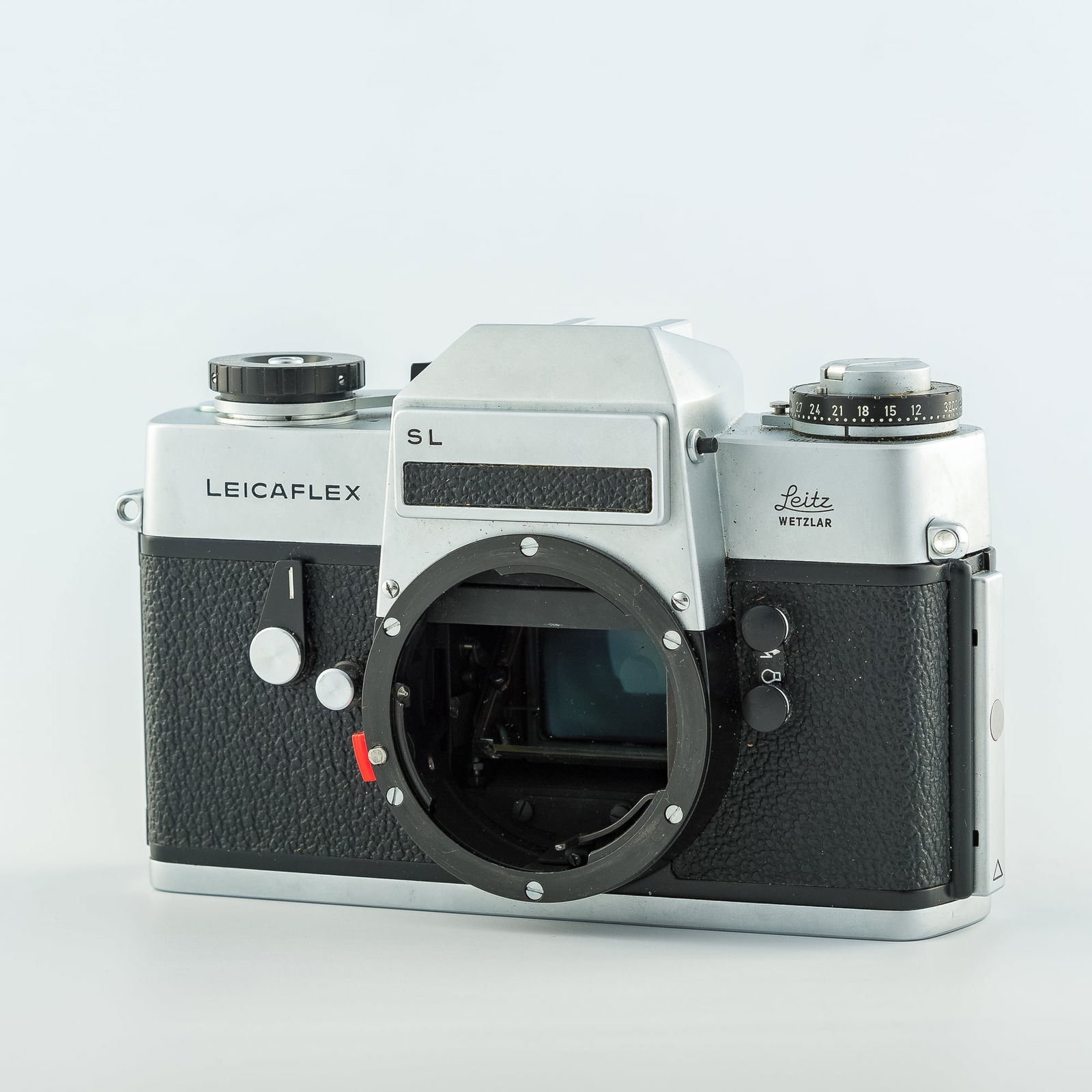 A Leica Leicaflex SLR film camera, around 1970 (1 of 7)