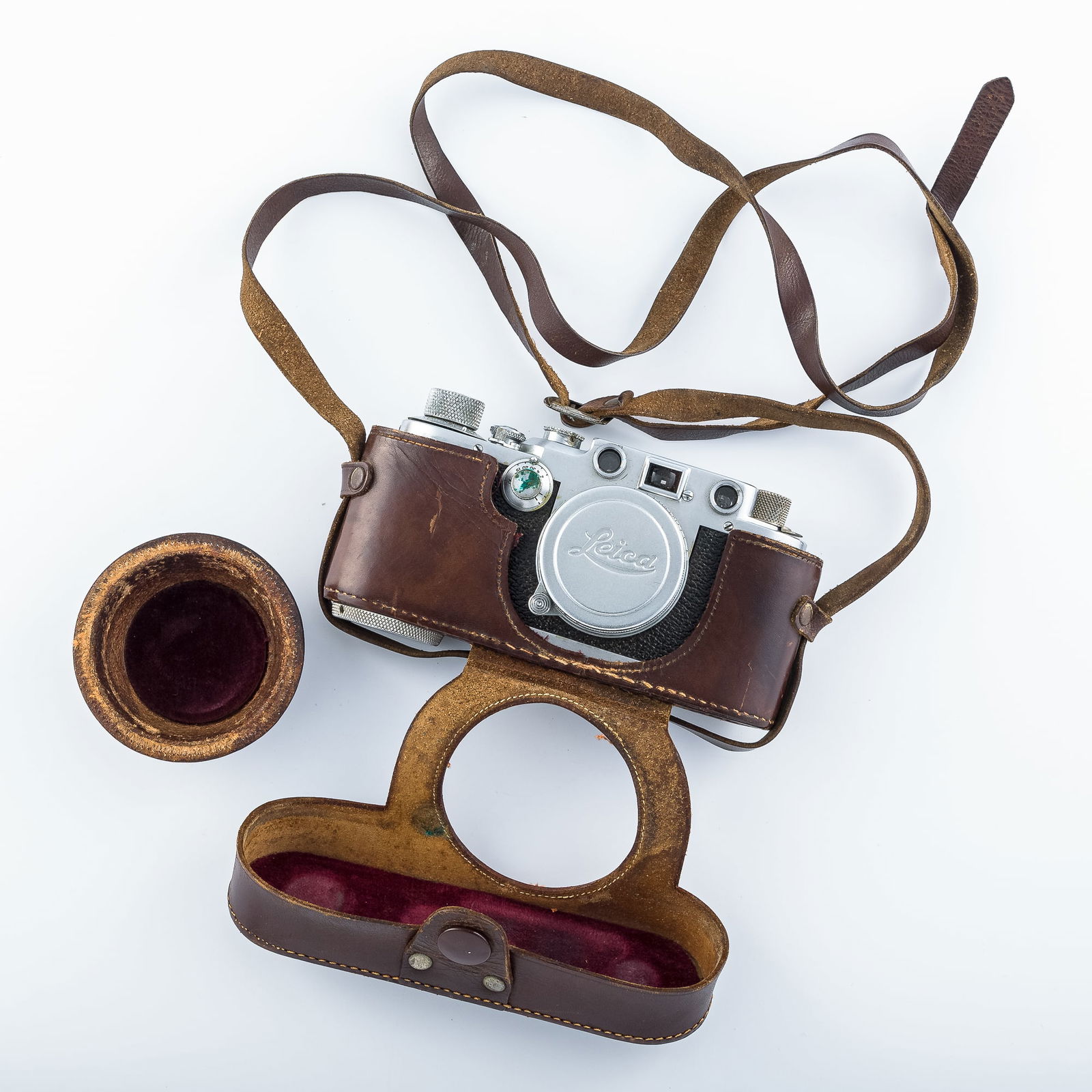 A Leica IIIc rangefinder camera, around 1946-1947 (1 of 13)