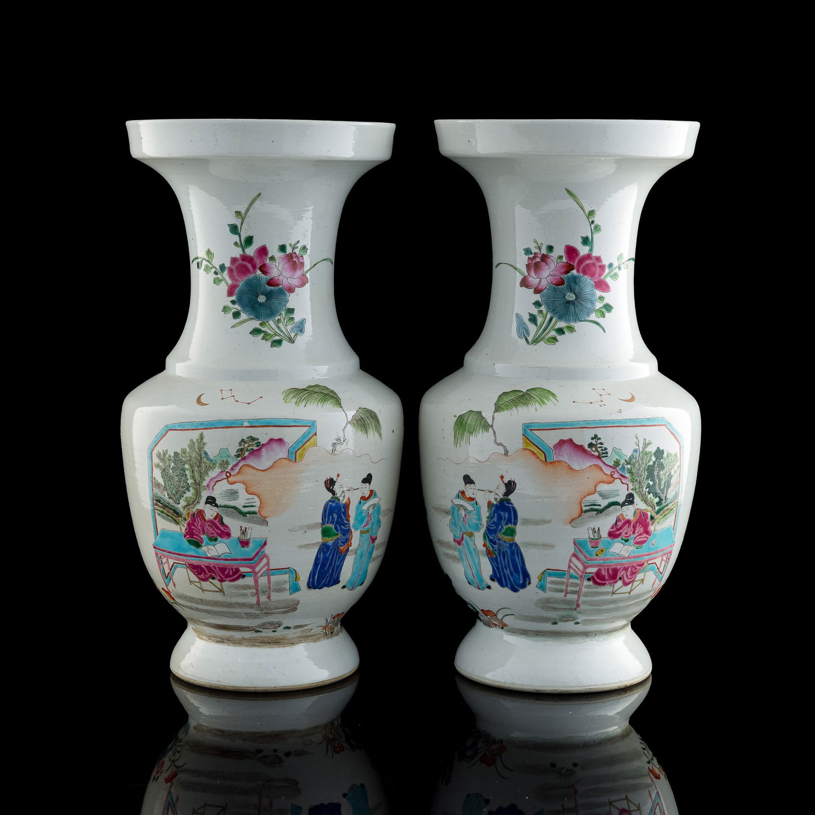 A pair of Chinese famille rose vases, Qing dynasty (1 of 8)