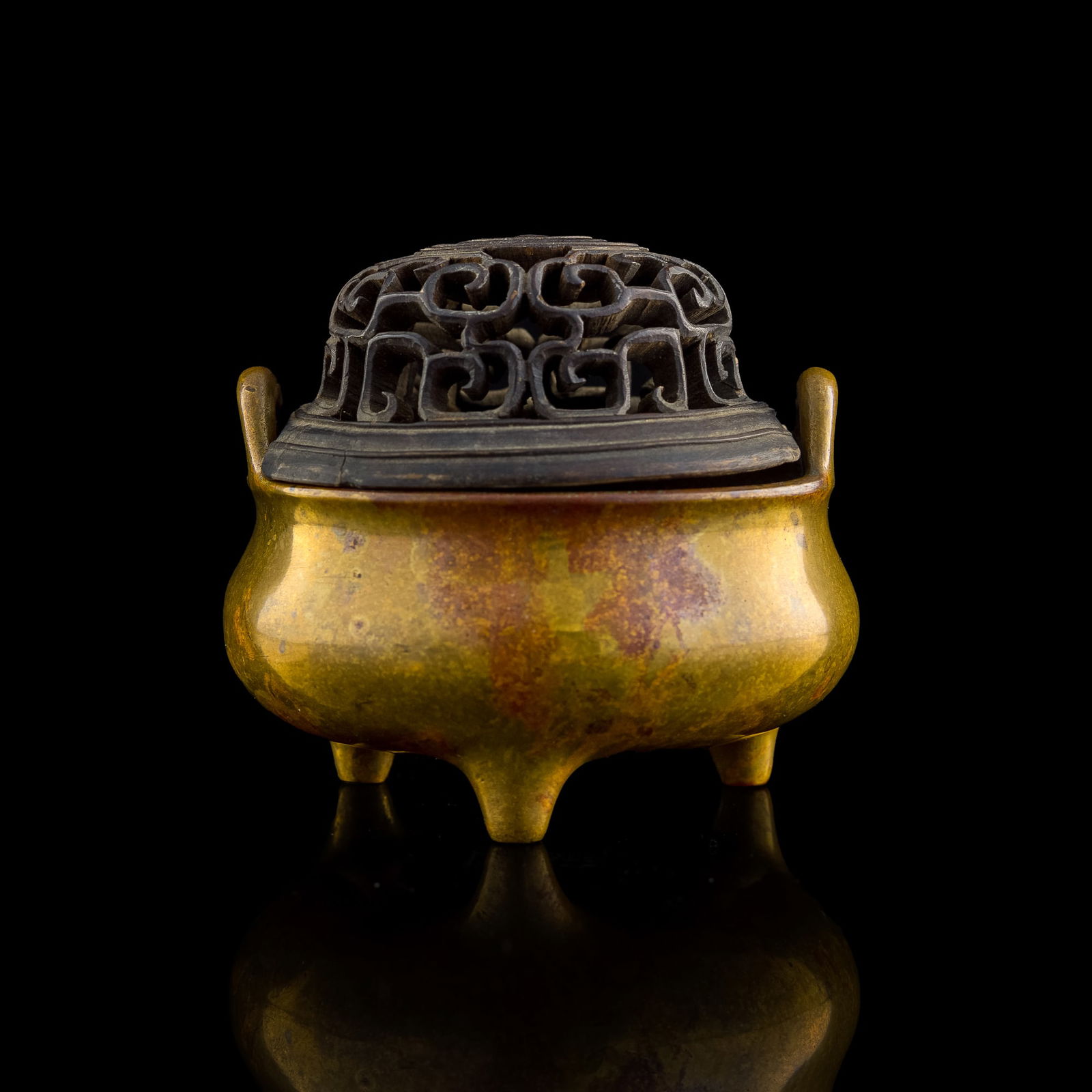 A Chinese copper double-handled censer, 19th century (1 of 8)