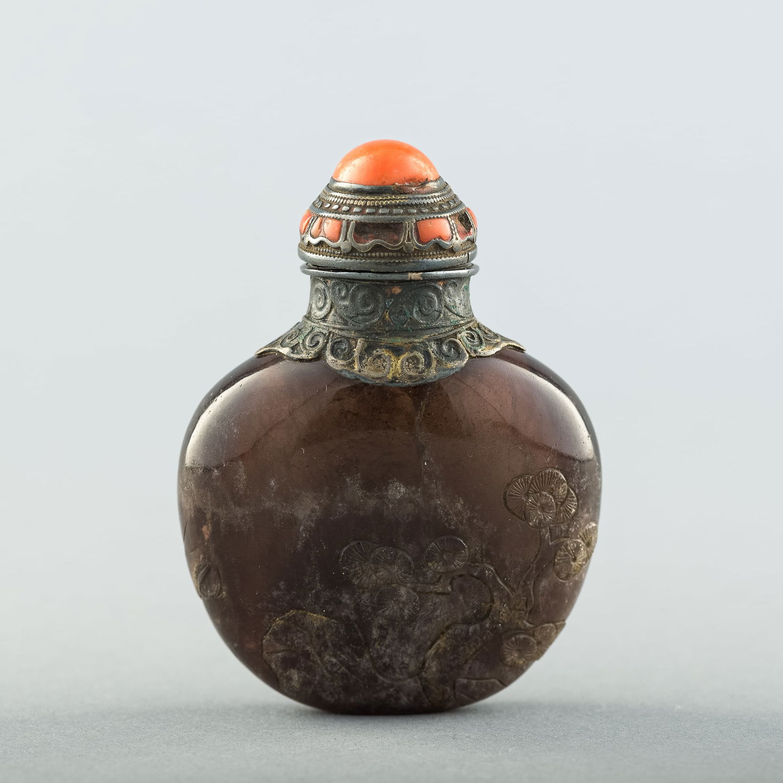 A Chinese carved 'pine tree' amethyst snuff bottle, 18th century (1 of 8)