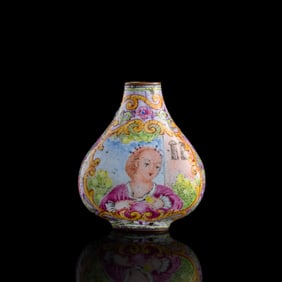 A Chinese painted enamel 'figural' snuff bottle, 18th/19th century