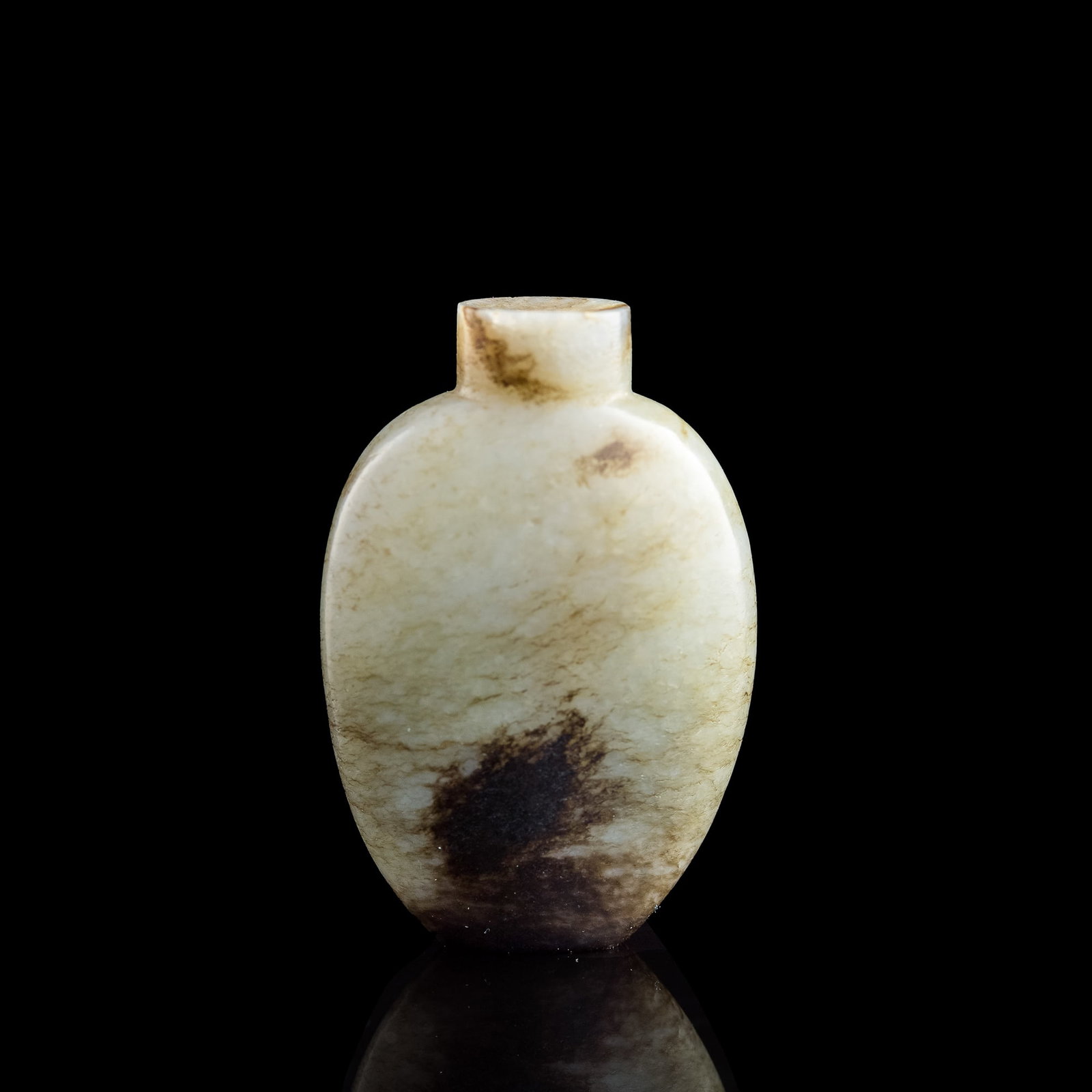 A Chinese carved jade snuff bottle, 19th century: A Chinese carved jade snuff bottle 19th century H: 2 1/8, W: 1 1/2 in. (H: 5.40, W: 3.81 cm.) Private collection, Florida. Lots 832 to 849 are from the same collector.