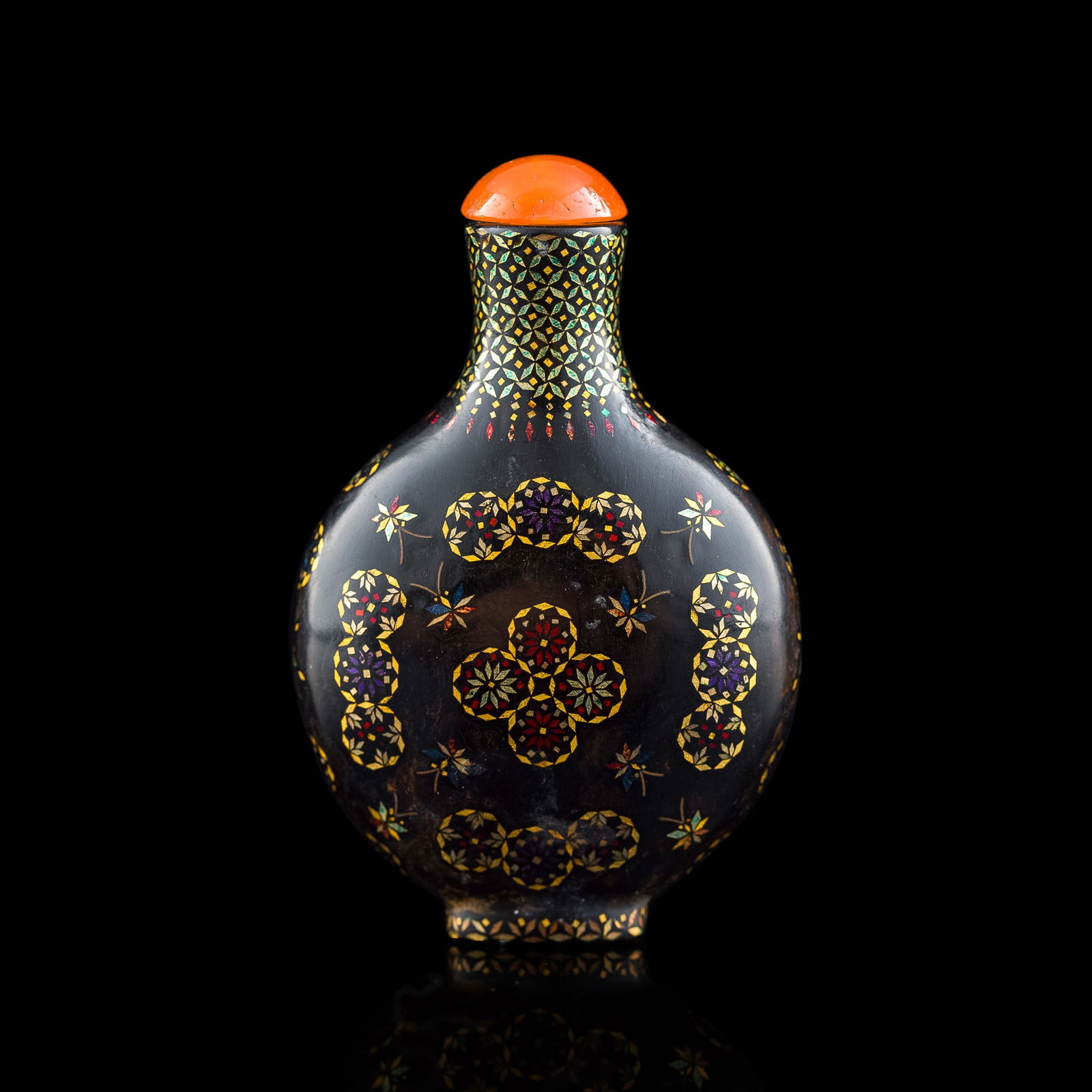 A Chinese black lacquer mother-of-pearl-inlay 'medallion' snuff bottle, 18th century (1 of 7)