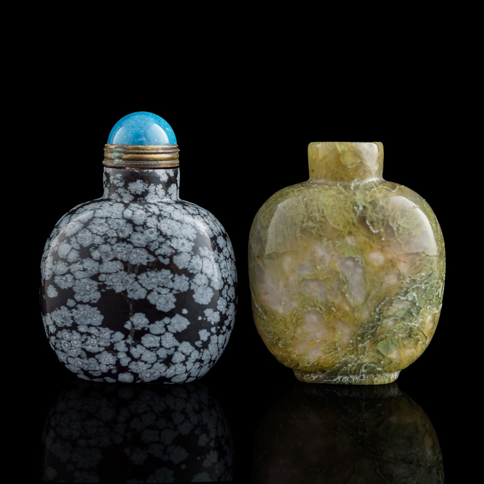A Chinese carved stone snuff bottle and a moss agate snuff bottle (1 of 8)