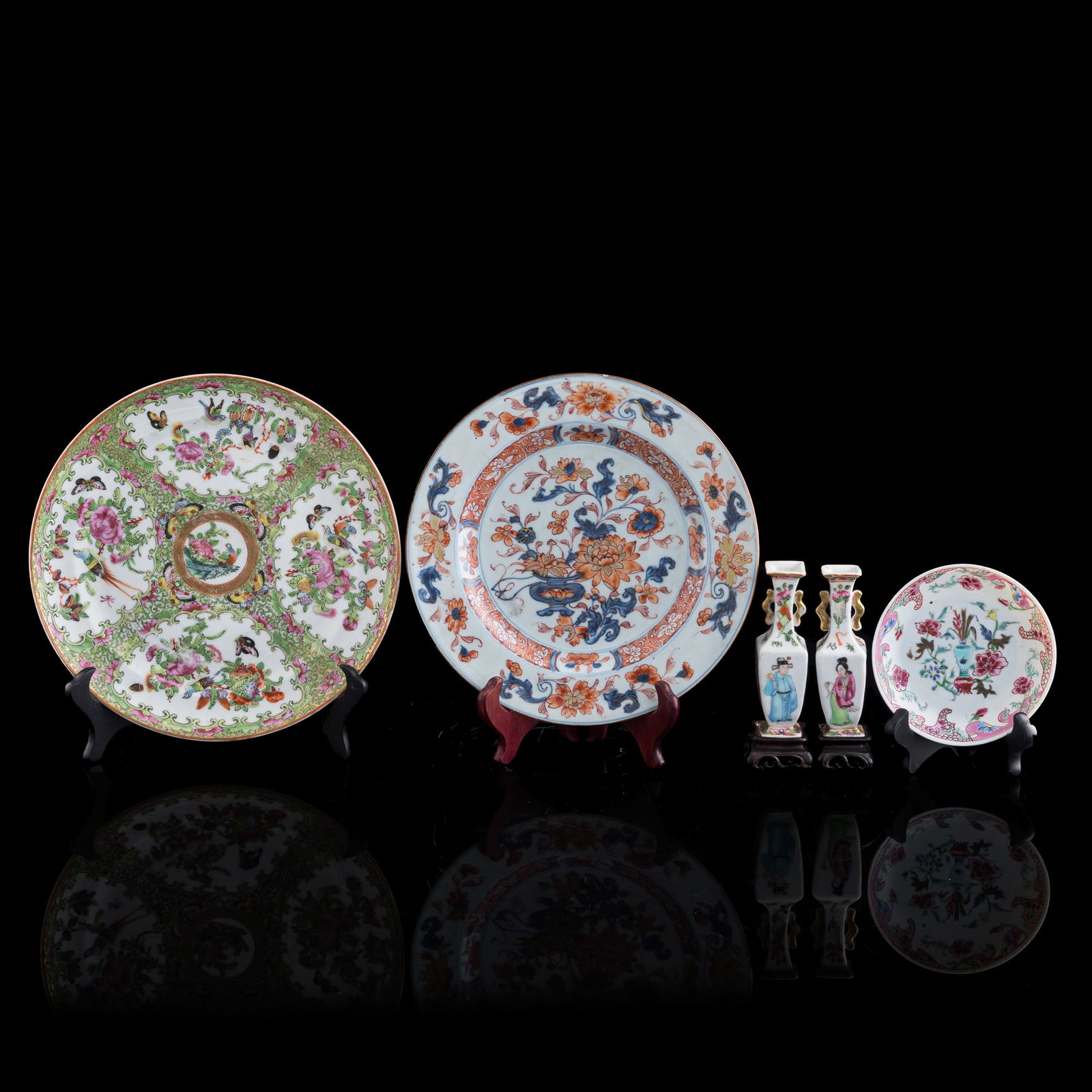 Five Chinese export porcelain items, 18th/19th century (1 of 8)