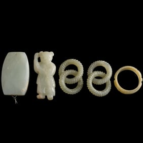 Five Chinese assorted jade carvings, 18/19th century