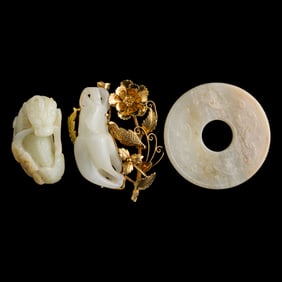 Three Chinese jade toggles, 18th/19th century