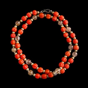 A Chinese glass and crystal beaded necklace, Qing dynasty