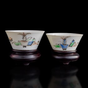 Two Chinese famille rose horseshoe cups, Yongzheng period, Qing dynasty