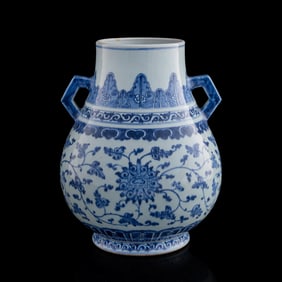 A Chinese blue and white 'scrolling lotus' vase, Qianlong period, Qing dynasty