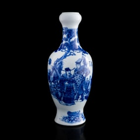 A Chinese blue and white 'figural' garlic head vase, 19th century