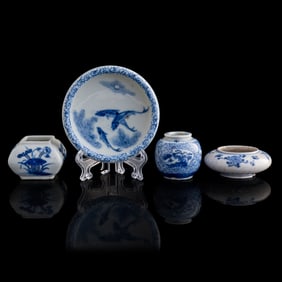Four assorted Chinese blue and white scholar's items, Qing dynasty/Republic period
