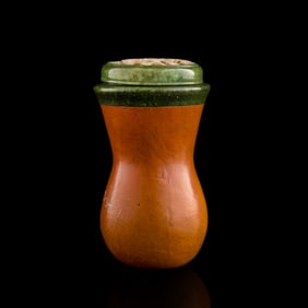 A Chinese molded gourd, early 19th century