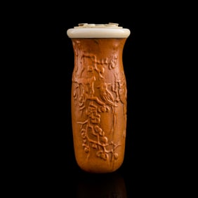 A Chinese molded gourd, early 19th century