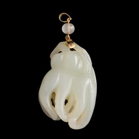 A Chinese carved white jade Buddha's hand, early 19th century
