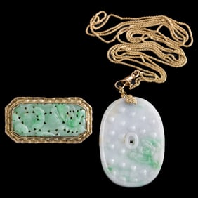Two Chinese jadeite accessories, late 19th/early 20th century